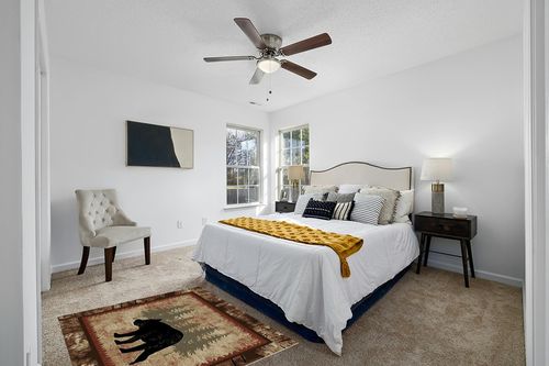 Mayberry Rug 6387 Birch Bear Area Rug, 3'11"x5'3", Brown in White and Yellow Modern Bedroom