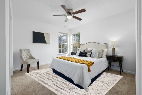 JONATHAN Y MOH210A-8 Ziri Moroccan Geometric Indoor Farmhouse Area-Rug Bohemian Minimalistic Easy-Cleaning Bedroom Kitchen Living Room Non Shedding, 8 X 10, Cream,Gray in White and Yellow Modern Bedroom