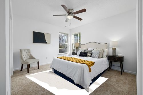 SAFAVIEH Faux Cow Hide Collection 6' x 8' Beige/Grey FCH205B Rustic Western Boho Living Room Dining Bedroom Area Rug in White and Yellow Modern Bedroom