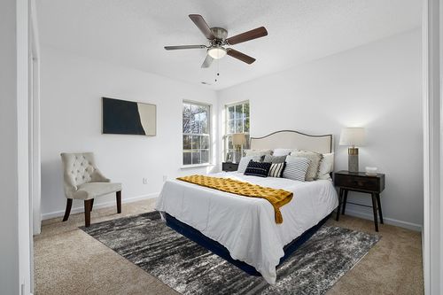 ‎Silver/Black ‎Contemporary ‎Non Slip ‎Living Room ‎Area Rug in White and Yellow Modern Bedroom