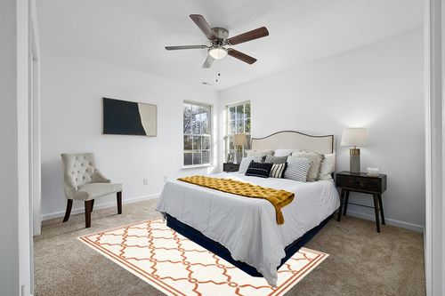 SAFAVIEH Amherst Collection Area Rug - 5'3" x 8', Beige & Orange, Trellis Design, Non-Shedding & Easy Care, Ideal for High Traffic Areas in Living Room, Bedroom (AMT414F) in White and Yellow Modern Bedroom