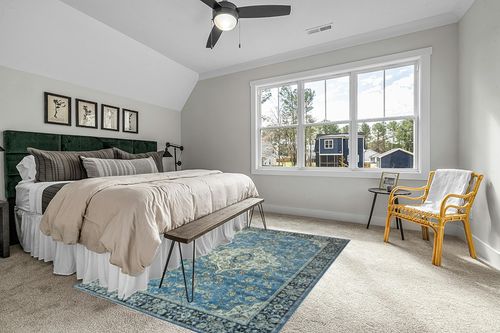 SUPERIOR Washable Indoor Large Area Rug, Home Floor Decor for Kitchen, Office, Bedroom, Living/Dining Room, Entryway, Farmhouse, Unique Space, Damask Medallion Pattern, Jay Collection, 6' x 9' in Grey Traditional Bedroom with King Bed