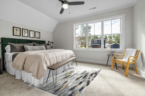 Abani Porto PRT140C Contemporary Grey and Yellow Abstract Area Rug 6' x 9' in Grey Traditional Bedroom with King Bed