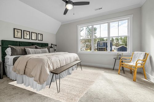 SAFAVIEH Hudson Shag Collection Area Rug - 8' x 10', Ivory & Beige, Modern Abstract Design, Non-Shedding & Easy Care, 2-inch Thick Ideal for High Traffic Areas in Living Room, Bedroom (SGH295C) in Grey Traditional Bedroom with King Bed