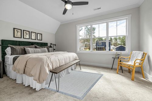 Mark&Day Outdoor Rugs, 5x7 Vander Global Navy/Cream Indoor/Outdoor Area Rug, Blue Beige Carpet for Patio, Porch, Deck, Bedroom, Living Room or Kitchen (5'3" x 7') in Grey Traditional Bedroom with King Bed
