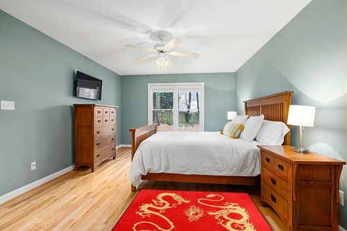 ALAZA Two Dragon and Yin-yang Symbol Red Area Rug for Living Room Bedroom, Non-Slip Rug for Home Decor 5'3"x4' in Teal and Orange Wood Bedroom