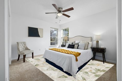 Pyburn Abstract Green Area Rug Trent Austin Design Rug Size: Rectangle 9' x 12' in White and Yellow Modern Bedroom