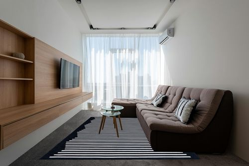 SAFAVIEH Montauk Collection Area Rug - 8' x 10', Black & Ivory, Handmade Flat Weave Boho Farmhouse Cotton Modern Stripe, Ideal for High Traffic Areas in Living Room, Bedroom (MTK313Z) in Grey Living Room with Brown Couch