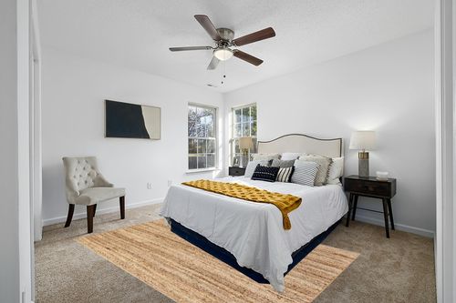 NuLOOM Rigo Hand Woven Farmhouse Jute Area Rug, 6' x 9', Natural in White and Yellow Modern Bedroom