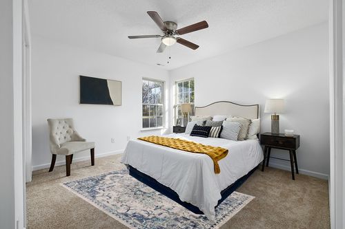 SAFAVIEH Madison Collection Area Rug - 5'3" x 7'6", Ivory & Grey, Boho Chic Medallion Distressed Design, Non-Shedding & Easy Care, Ideal for High Traffic Areas in Living Room, Bedroom (MAD473C) in White and Yellow Modern Bedroom