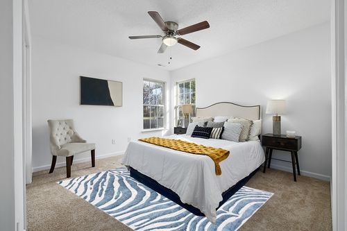 Abani Nova NOV170A Blue Grey Zebra Print Area Rug 6' x 9' in White and Yellow Modern Bedroom