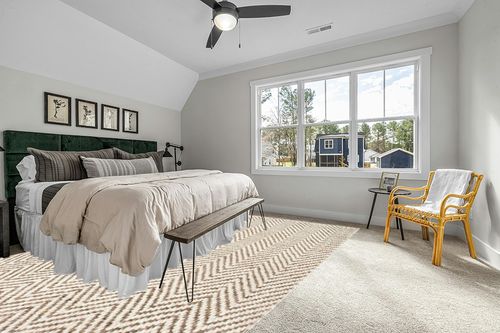 nuLOOM Vania Chevron Jute Area Rug, 10x13, Off-white in Grey Traditional Bedroom with King Bed