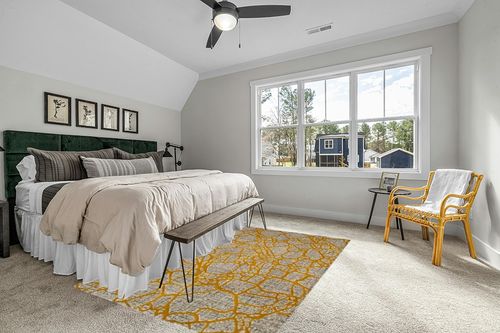 SAFAVIEH Porcello Collection 6'7" Square Light Grey / Yellow PRL7737C Modern Abstract Non-Shedding Living Room Bedroom Dining Home Office Area Rug in Grey Traditional Bedroom with King Bed