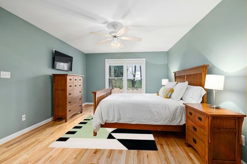 Safavieh Rodeo Drive Collection Area Rug - 6' x 9', Black & Green, Handmade Mid-Century Modern Abstract Wool, Ideal for High Traffic Areas in Living Room, Bedroom (RD863Z) in Teal and Orange Wood Bedroom