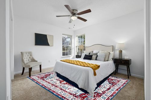 SAFAVIEH Brentwood Collection 8' x 10' Ivory/Red BNT852E Medallion Distressed Non-Shedding Living Room Dining Bedroom Area Rug in White and Yellow Modern Bedroom