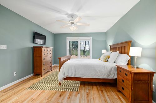 Superior Area Rug Pad, Non-Slip, Non-Skid, Floor Protector, Table Runner, Hardwood and Tile Floors Padding, Washable, Place Mats, Gripper Mat, Slide Stoppers, Rubber Rug Grip, 5' x 8', Cream in Teal and Orange Wood Bedroom