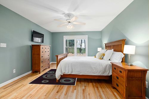 Linon RUG-TARD1057 Trio Collection & Spa Blue Chocolate, 5 x 7 in Teal and Orange Wood Bedroom