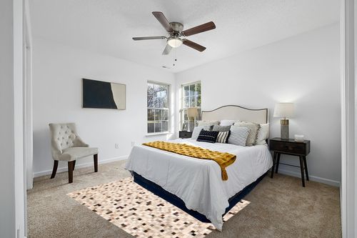 eCarpet Gallery Hand-Knotted | Area Rug for Living Room, Bedroom | Cowhide Patchwork Accent Grey Rug 4'10" x 6'8" | 350505 in White and Yellow Modern Bedroom