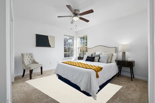 SAFAVIEH Popcorn Shag Collection Area Rug - 6' x 9', Ivory, Handmade, 1.8-inch Thick Ideal for High Traffic Areas in Living Room, Bedroom (SG267A) in White and Yellow Modern Bedroom