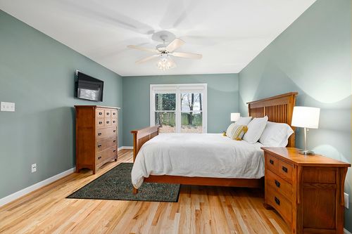 RUGGABLE Morris & Co Washable 5x7 Area Rug, Dark Green, Premium Rugs for Living Room, Bedroom, Kitchen, Office, Classroom with Gripper Non Slip Pad in Teal and Orange Wood Bedroom