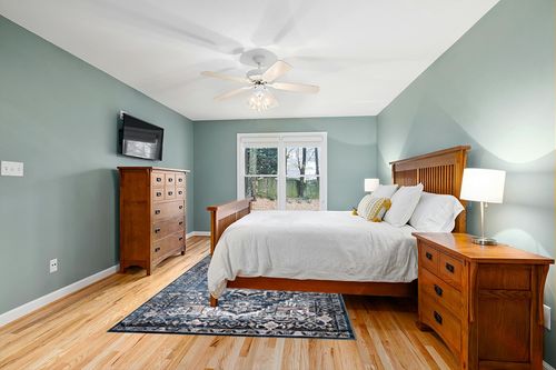 Bloom Rugs 6 x 10 Rug - Teal/Tan Traditional Persian Area Rug for Living Room, Bedroom, Dining Room, and Kitchen - Exact Size: 6' x 9' in Teal and Orange Wood Bedroom