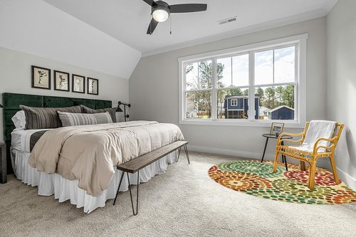 Unique Loom Outdoor Modern Collection Area Rug - Spark (8' Round, Beige/ Burgundy) in Grey Traditional Bedroom with King Bed