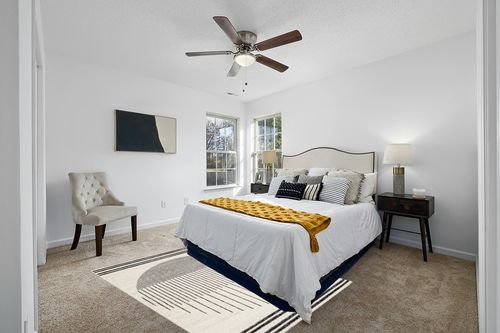 Artistic Weavers Jimina Black/Ivory 5 ft. x 7 ft. Indoor Area Rug in White and Yellow Modern Bedroom