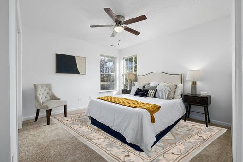 SAFAVIEH Heritage Collection Area Rug - 9' x 12', Beige & Grey, Handmade Traditional Oriental Wool, Ideal for High Traffic Areas in Living Room, Bedroom (HG866A) in White and Yellow Modern Bedroom