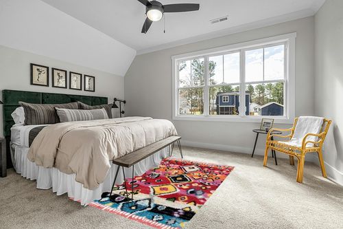 nuLOOM Alane Moroccan Tassel Shaggy Area Rug, 5x8, Multi in Grey Traditional Bedroom with King Bed