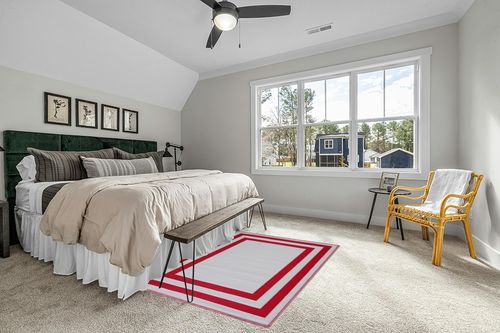 Playa Outdoor Rug - Crease-Free Recycled Plastic Floor Mat for Patio, Camping, Beach, Balcony, Porch, Deck - Weather, Water, Stain, Lightweight, Fade and UV Resistant - Paris- Red & White (5'x7') in Grey Traditional Bedroom with King Bed