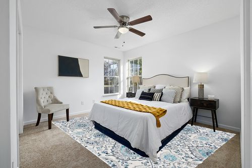 SAFAVIEH Madison Collection Area Rug - 9' x 12', Cream & Light Grey, Boho Chic Glam Paisley Design, Non-Shedding & Easy Care, Ideal for High Traffic Areas in Living Room, Bedroom (MAD600C) in White and Yellow Modern Bedroom