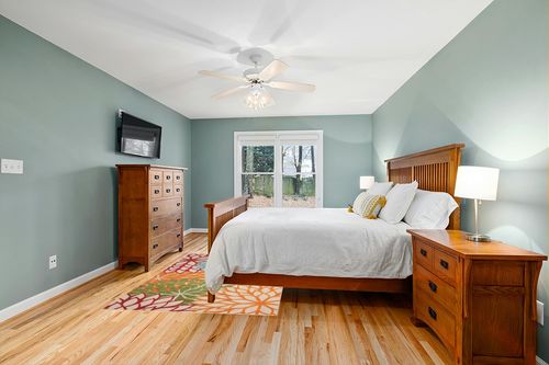 Nourison Aloha Indoor/Outdoor Green 5'3" x 7'5" Area-Rug, Tropical, Botanical, Easy-Cleaning, Non Shedding, Bed Room, Living Room, Dining Room, Deck, Backyard, Patio (5x7) in Teal and Orange Wood Bedroom