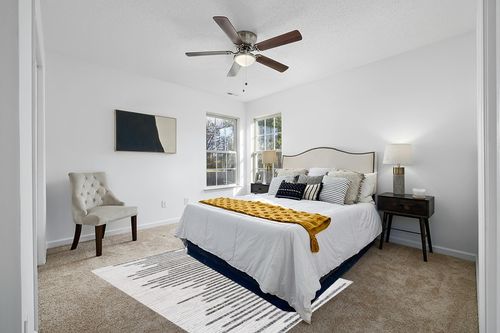 JONATHAN Y SMB124D-5 Zolak Berber Stripe Geometric Indoor Outdoor Area Rug Bohemian Contemporary Easy Cleaning Bedroom Kitchen Backyard Patio Non Shedding, 5 X 8, Ivory/Black in White and Yellow Modern Bedroom