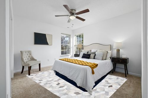 SAFAVIEH Studio Leather Collection 8' x 10' Ivory/Grey STL229F Handmade Mid-Century Modern Living Room Dining Bedroom Area Rug in White and Yellow Modern Bedroom