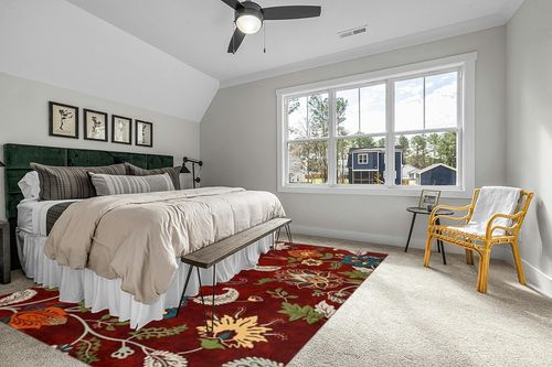 COZYLOOM Large Living Room Area Rug 9x12 Modern Floral Rug Indoor Non-Slip Stain Resistant Throw Rug Flower Farmhouse Floor Cover Washable Boho Accent Carpet for Bedroom Home Decor Office, Red in Grey Traditional Bedroom with King Bed