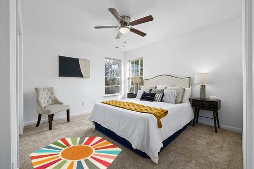 STARUIA Retro Sun Boho Rug for Bedroom,4'x 4'7"Hexagon Washable Colorful Kids Rug for Nursery Room,Ultra Soft Non-Slip Carpet Indoor Mat for Christmas Classroom Living Room Entryway in White and Yellow Modern Bedroom