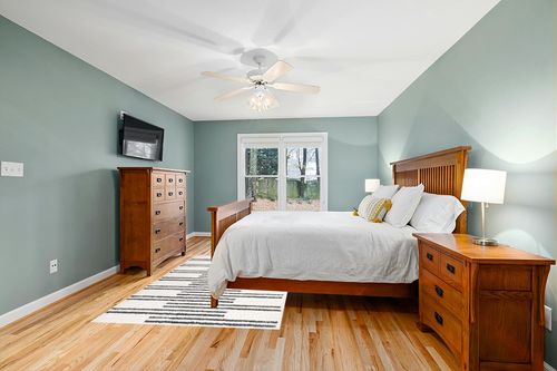 Eyely HOM406A-5 Moroccan Hype Petra Stripe Geometric Shag Indoor Area Rug Bohemian;Transitional;Modern, Bedroom, Kitchen, Living Room, Easy-Cleaning, Non-Shedding, 5 X 8, White/Gray in Teal and Orange Wood Bedroom