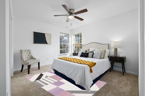 SAFAVIEH Hollywood Collection Area Rug - 5'3" x 7'6", Ivory & Purple, Mid-Century Modern Design, Non-Shedding & Easy Care, Ideal for High Traffic Areas in Living Room, Bedroom, Dining (HLW709D-5) in White and Yellow Modern Bedroom