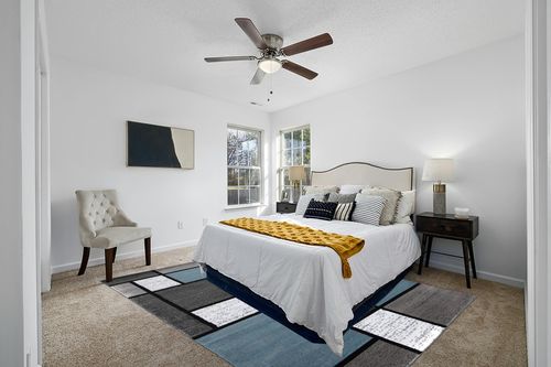 ‎Blue Stain-resistant ‎Kitchen, Bedroom, Living Room ‎Area Rug in White and Yellow Modern Bedroom