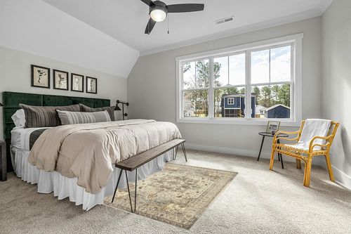 Area Rugs for Living Room: 5x7 Rug for Bedroom Machine Washable with Non Slip Backing Non Shedding, Boho Medallion Floral Large Carpet for Dining Room Nursery Home Office Indoor Decor Grey/Beige in Grey Traditional Bedroom with King Bed