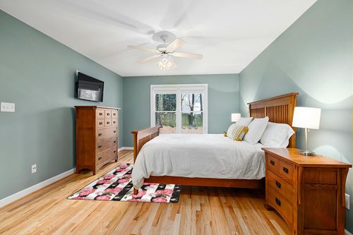 Large Area Rugs for Living Room, Black White Striped Flowers Carpet Floor Mats, Luxury Fluffy Rugs for Bedroom Playing Room Kitchen Hallway Home Decor, Soft Non Slip Washable Area Rugs 80x58 Inch in Teal and Orange Wood Bedroom