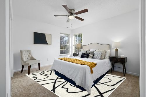 Abani Abstract Design Ivory & Black 7'9" x 10'2" (8x10) Bedroom Carpet Rugs No-Shed Bold Contemporary Squiggle Line Print Shag Area Rug in White and Yellow Modern Bedroom