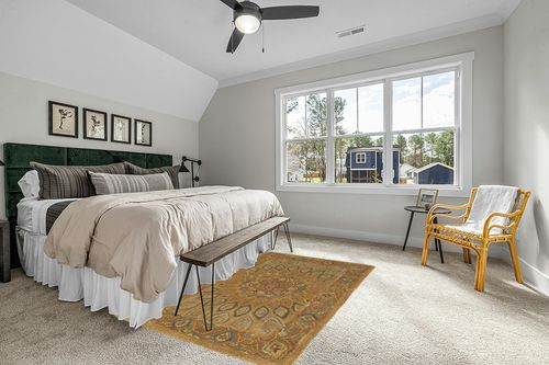 SAFAVIEH Heritage Collection Area Rug - 5' x 8', Light Brown & Grey, Handmade Traditional Oriental Wool, Ideal for High Traffic Areas in Living Room, Bedroom (HG914A) in Grey Traditional Bedroom with King Bed