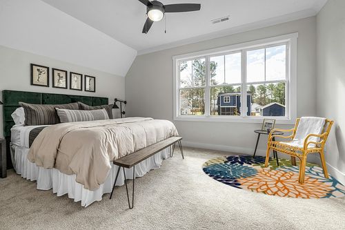 Nourison Aloha Indoor/Outdoor Multicolor 7'10" x round Area-Rug, Tropical, Botanical, Easy-Cleaning, Non Shedding, Bed Room, Living Room, Dining Room, Deck, Backyard, Patio (8 Round) in Grey Traditional Bedroom with King Bed