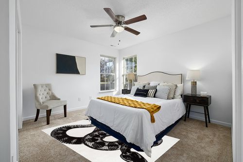 nuLOOM Thomas Paul Serpent Area Rug, 5x8, Black and White in White and Yellow Modern Bedroom