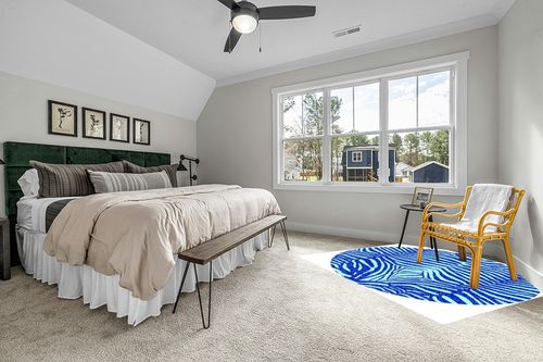 Ultra Soft Washable Blue Zebra Stripe Round Area Rug 7ft Contemporary Aesthetic Circle Rug for Livingroom Bedroom Dining Office Indoor Outdoor Circular Carpet in Grey Traditional Bedroom with King Bed