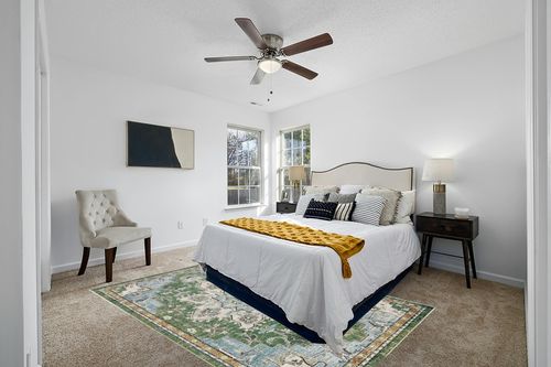 SAFAVIEH Madison Collection Area Rug - 6' x 9', Green & Turquoise, Boho Chic Medallion Distressed Design, Non-Shedding & Easy Care, Ideal for High Traffic Areas in Living Room, Bedroom (MAD473Y) in White and Yellow Modern Bedroom