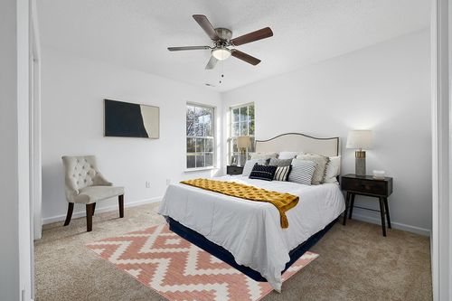 Mark&Day Outdoor Rugs, 5x7 Squaw Modern Dark Coral/Off-White Indoor/Outdoor Area Rug, Pink Off-White Carpet for Patio, Porch, Deck, Bedroom, Living Room or Kitchen (5'3" x 7') in White and Yellow Modern Bedroom