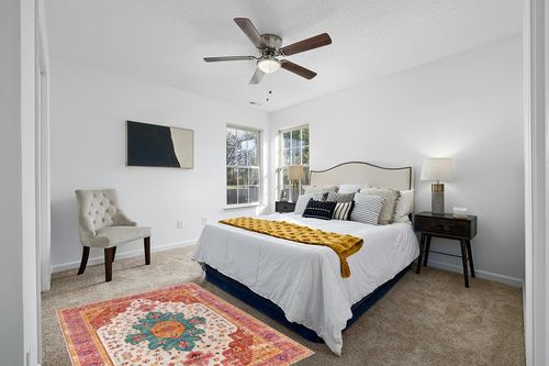 Moynesa Ultra-Thin Washable Area Rug - 4x6 Pink Rugs for Bedroom Girls Vintage Rug for Living Room, Non Slip Non Shedding Low Pile Indoor Throw Carpet for Nursery Office Entryway Kitchen Foyer in White and Yellow Modern Bedroom