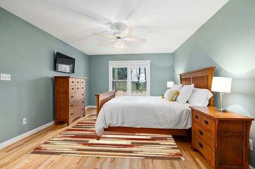 Unique Loom Autumn Collection Area Rug - Wheat (8' x 10' Rectangle, Multi/ Beige) in Teal and Orange Wood Bedroom